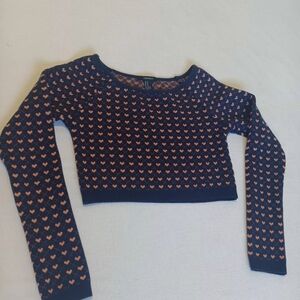 Forever 21 Sz M Navy and Pink Heart Crop Top